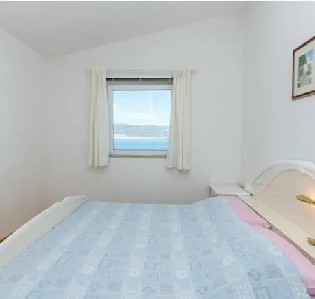 Lägenhet Seaview Rose 2