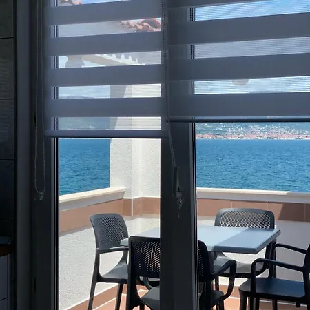 Seaview Rose 2 * تروغير